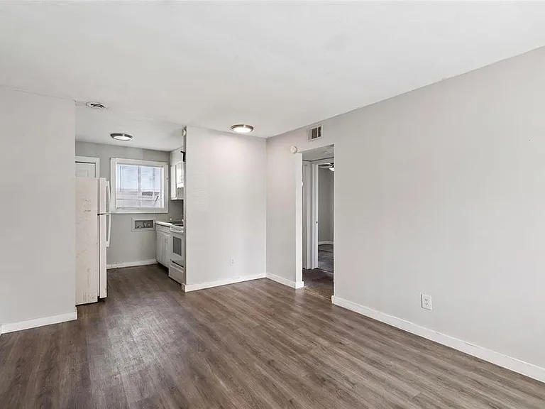 696 Hill St #6 — Photo 6