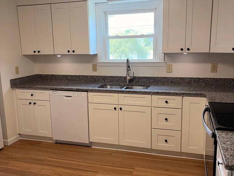 new kitchen cabinets and granite countertops