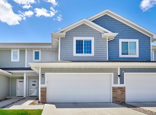 209 Pin Oak Ct, Norwalk, IA 50211