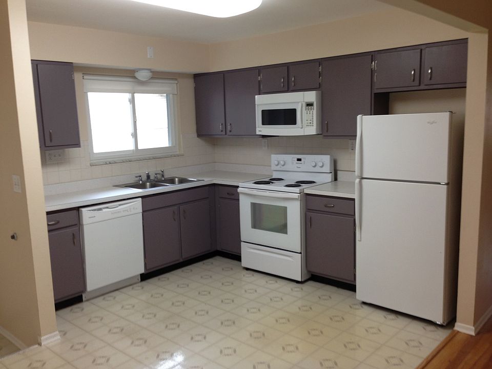 2nd image of 10255 Reavis Gardens Dr