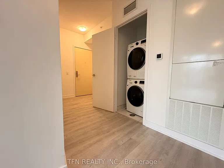 15 Richardson St #432 — Photo 11