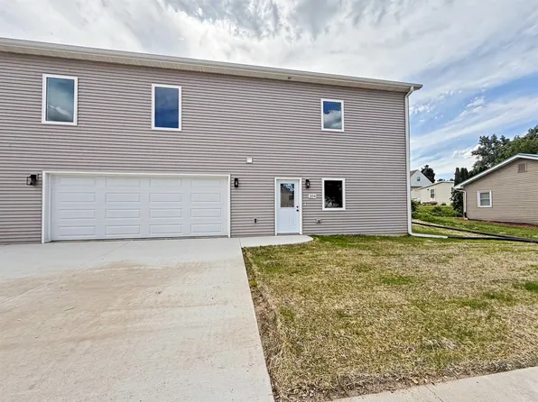 204 3rd St NW, Waukon, IA 52172