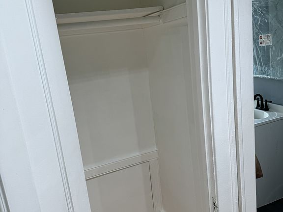 3rd image of 1814 Warren St #2E