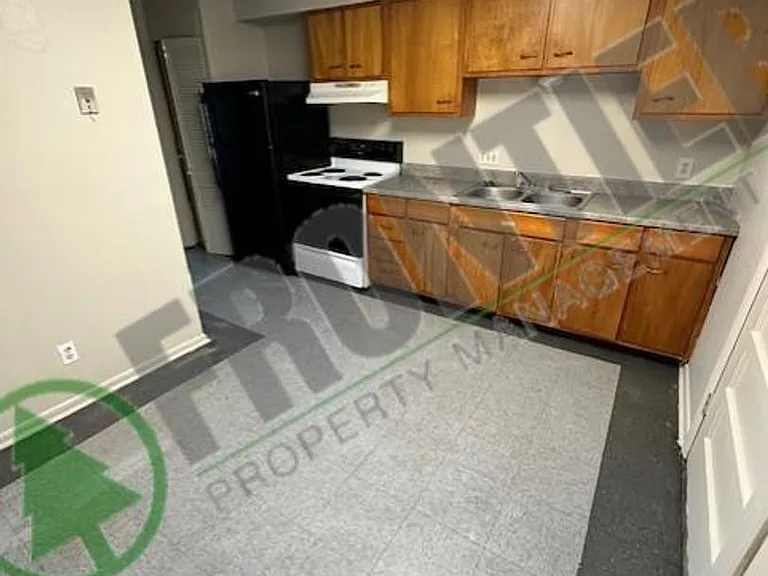 801 S Maguire St — Photo 6