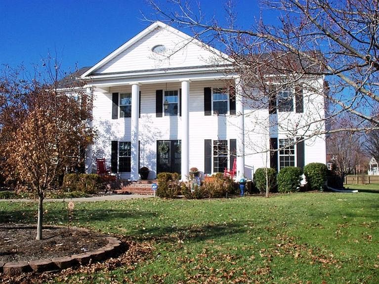 1st image of 925 W Count Fleet Cir