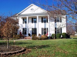 925 W Count Fleet Cir, Danville, KY 40422