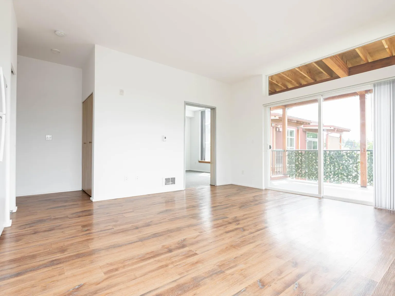 2 bed, 761 sqft, $2,900 — Photo 3