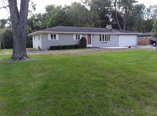 706 Blake Dr, Fort Wayne, IN 46804