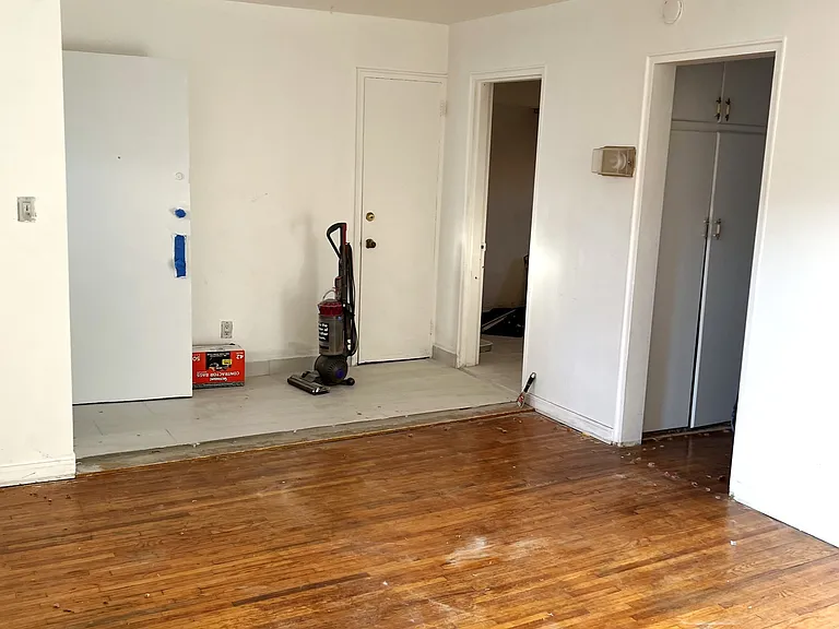 25-21 87th St #1F — Photo 5