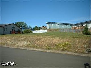 2nd image of 2841 NE 46th Loop