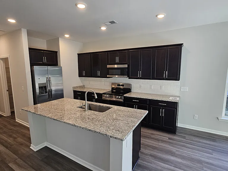 240 Brookline Dr — Photo 5