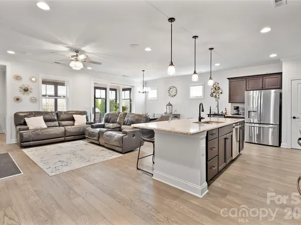 445 Bowline Dr, Denver, NC 28037