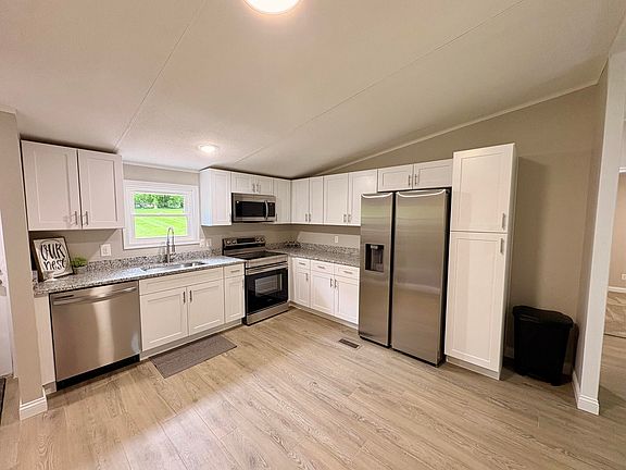 3rd image of 12348 Crouch Rd