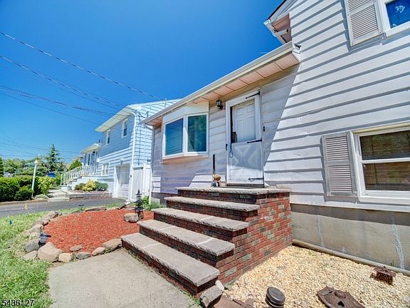 2nd image of 1975 Marianne Way