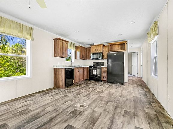 5th image of 9097 Main St #10