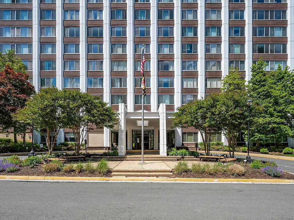 11801 Rockville Pike #910