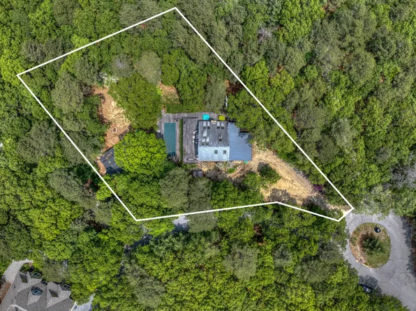 12 Deep View Ct, East Hampton, NY 11937