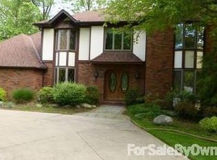 19357 Rashell Dr, Walton Hills, OH 44146