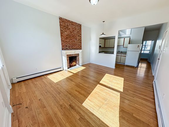 2nd image of 616 Washington St #1