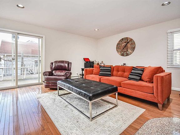 3rd image of 18 Wolfle St