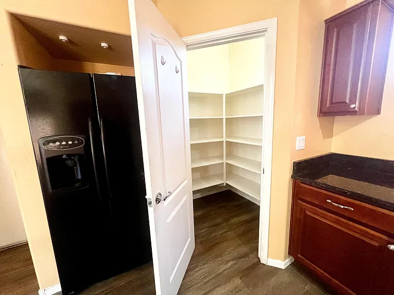 879 E Stottler Dr — Photo 6