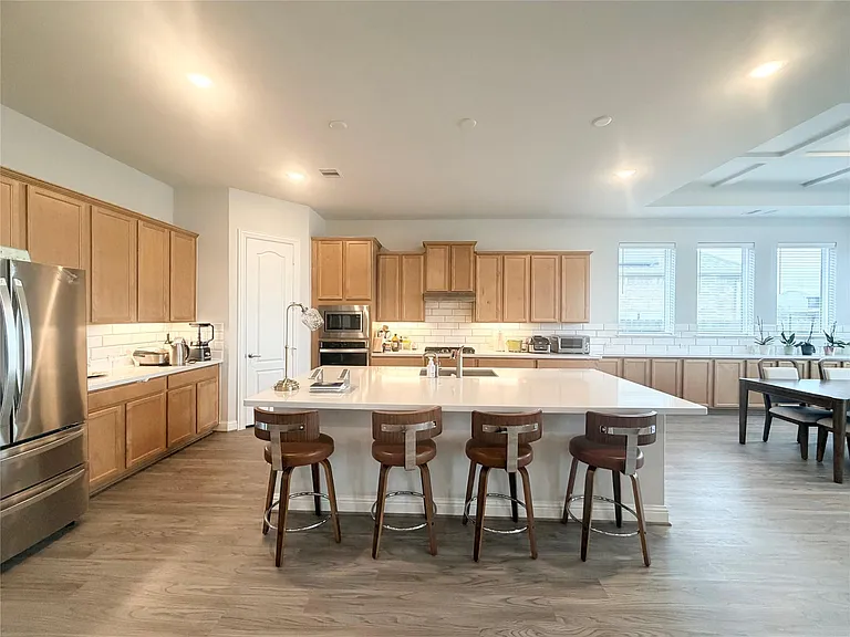 6610 Lake Oasis Dr — Photo 14