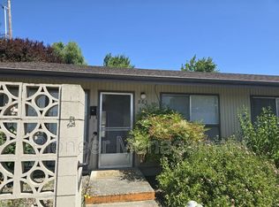 881 NE Alameda Ave, Roseburg, OR 97470