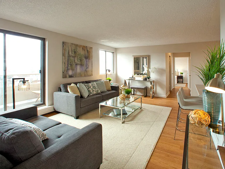 82 Millside Dr — Photo 4