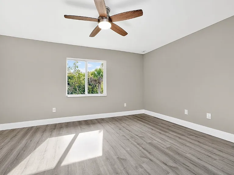 2090 Como St #2090 — Photo 6