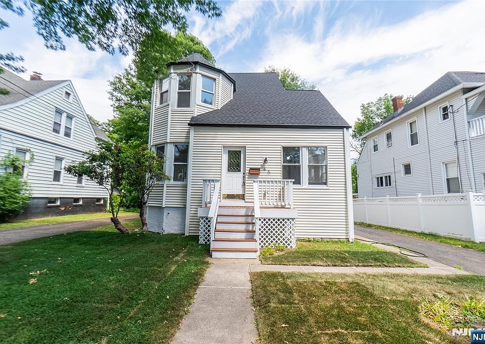1st image of 245 Elm Ave