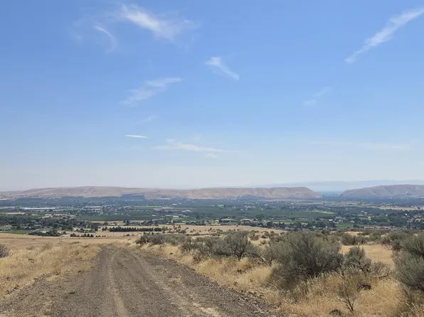 Nkn Roza Hill Dr, Yakima, WA 98901