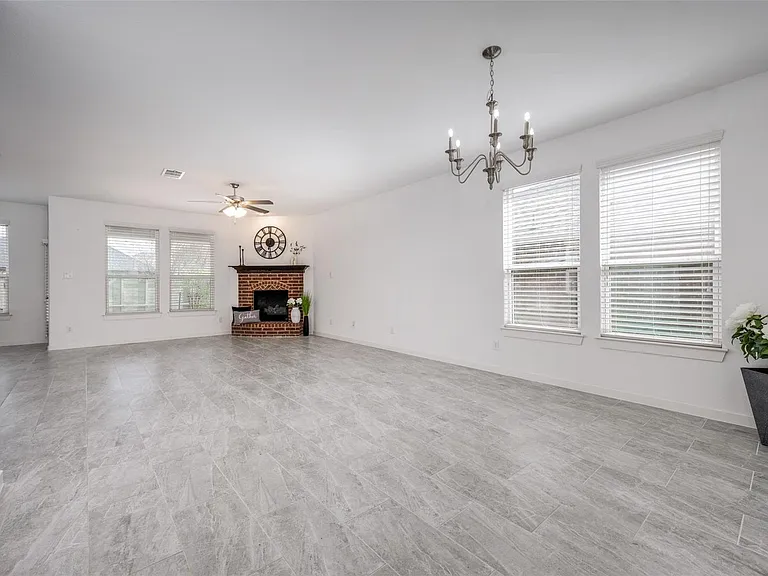 1728 Heron Way — Photo 16