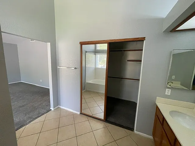 3393 Royal Ridge Rd — Photo 23