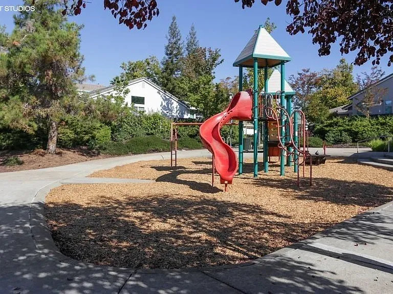 105 Rockbolt Cir — Photo 4