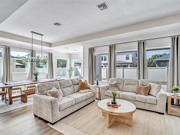 2nd image of 1755 Tonka Ter