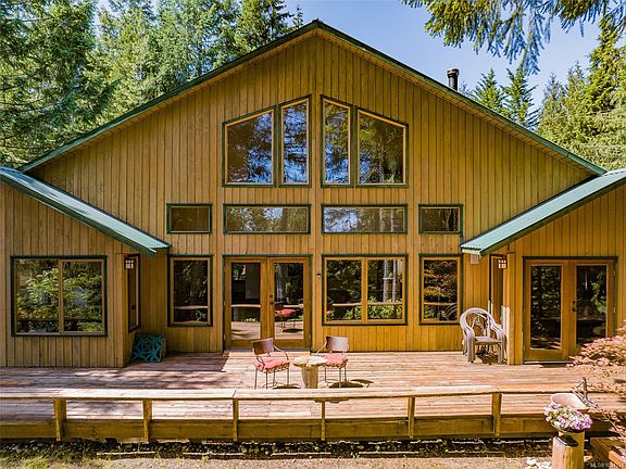 3rd image of 1055 Spider Lake Rd