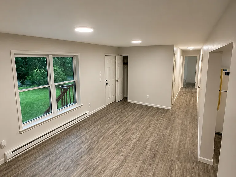34 Maple Ave N — Photo 3