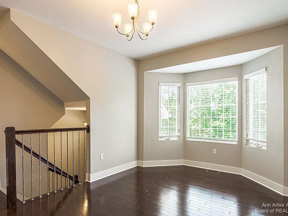 3rd image of 2561 W Towne St