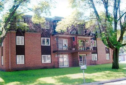 2 bed, 600 sqft, $825 — Photo 1