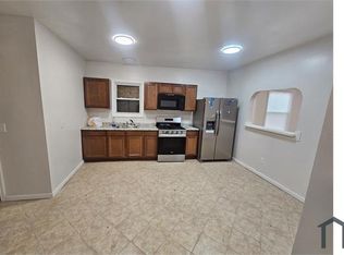 81 Walnut St #1, Waterbury, CT 06704