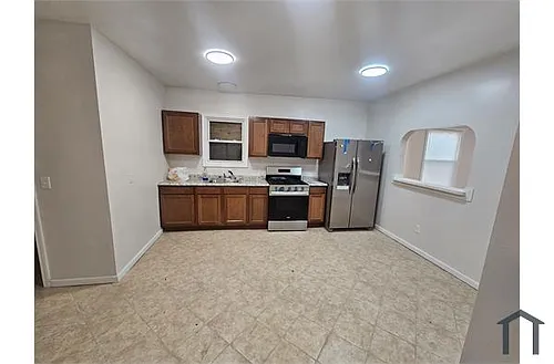81 Walnut St #1 Photo 1