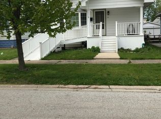 21 McKinley Ave, Steger, IL 60475