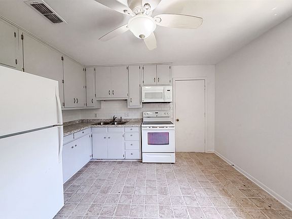 2nd image of 1213 S Ridgeway Dr