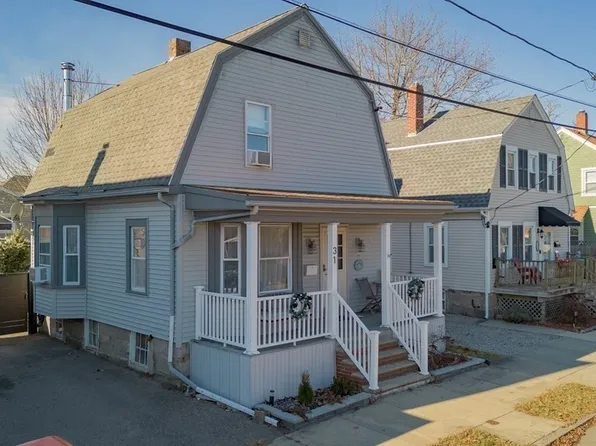 31 Clover St, New Bedford, MA 02740