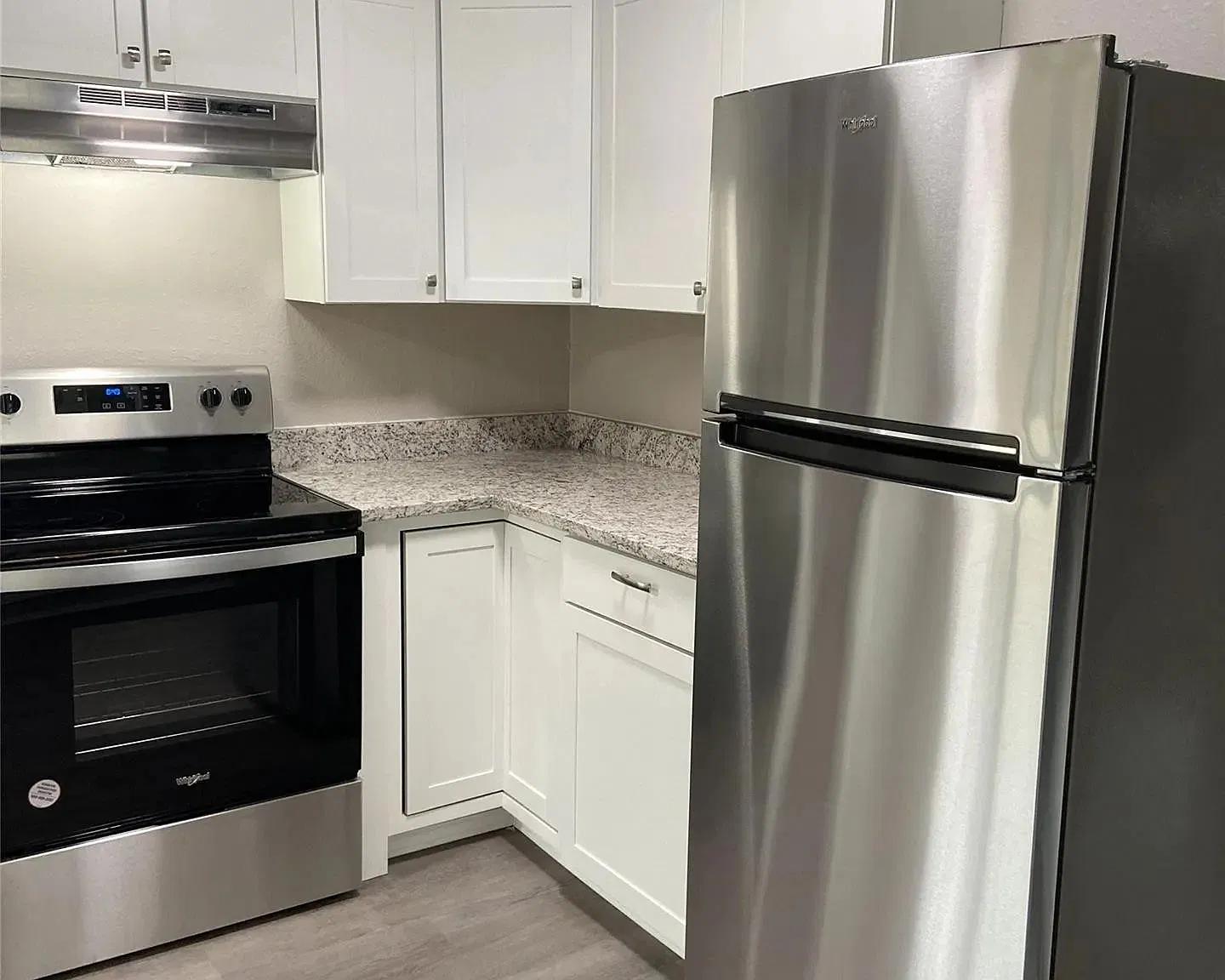 2 bed, 1.0 bath, 1057 sqft, $1,161 — Photo 3