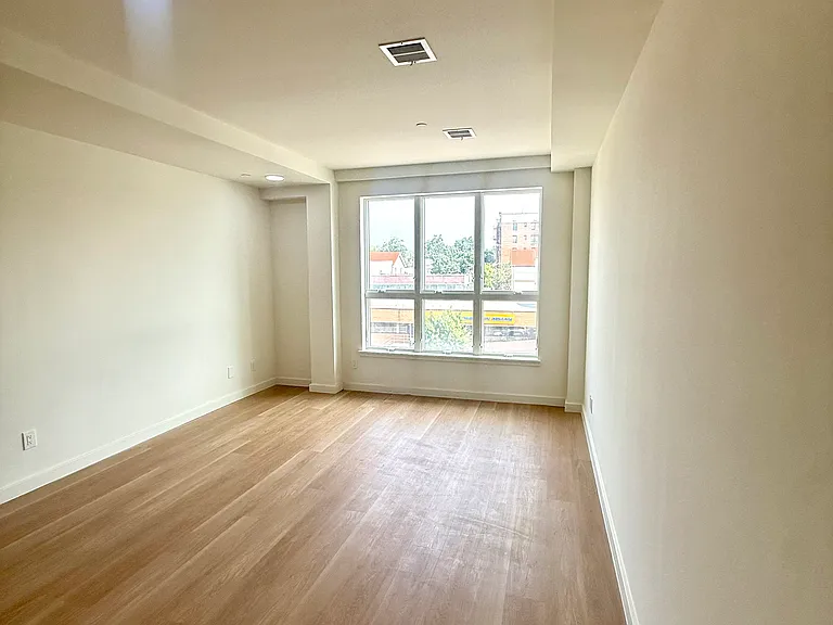 3144 Emmons Ave #3 — Photo 9