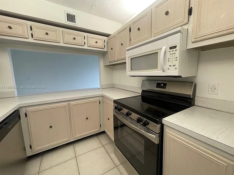 9441 Live Oak Pl #209 — Photo 11