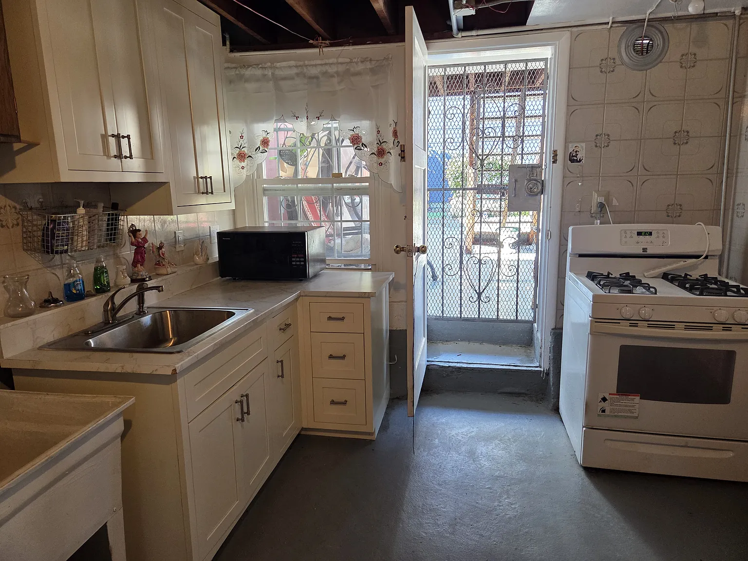 1 bed, 421 sqft, $1,950 — Photo 4