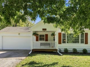 8621 Floyd St, Overland Park, KS 66212