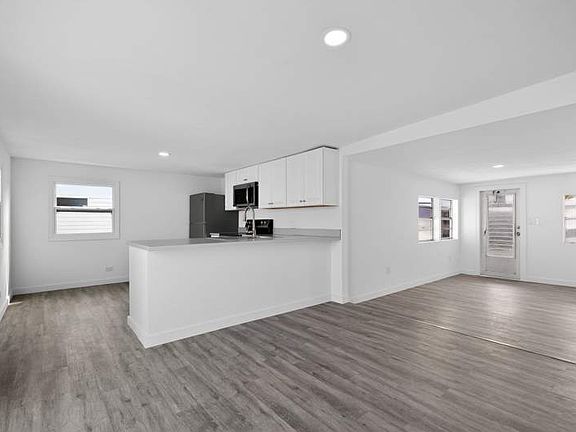 5th image of 3333 State St #73